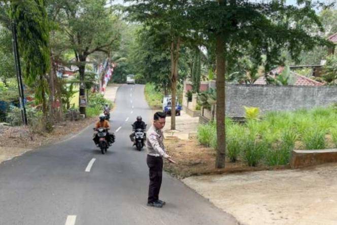 Dua sepeda motor dan mobil pikap terlibat kecelakaan beruntun di Jalan Raya Ngawi–Ngrambe, tepatnya di Desa Wakah, Kecamatan Ngrambe. IDN Times/Istimewa.