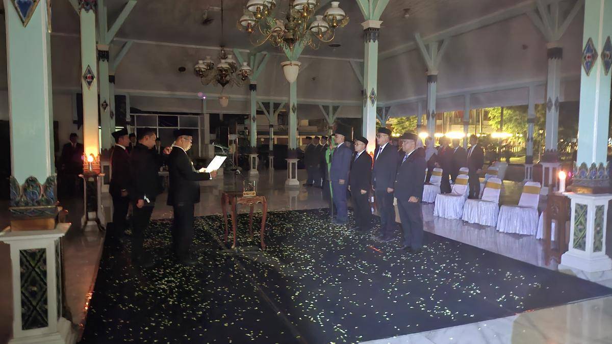 Dua lilin iringi pelantikan 4 pejabat eselon II oleh bupati Madiun. IDN Times/Istimewa.