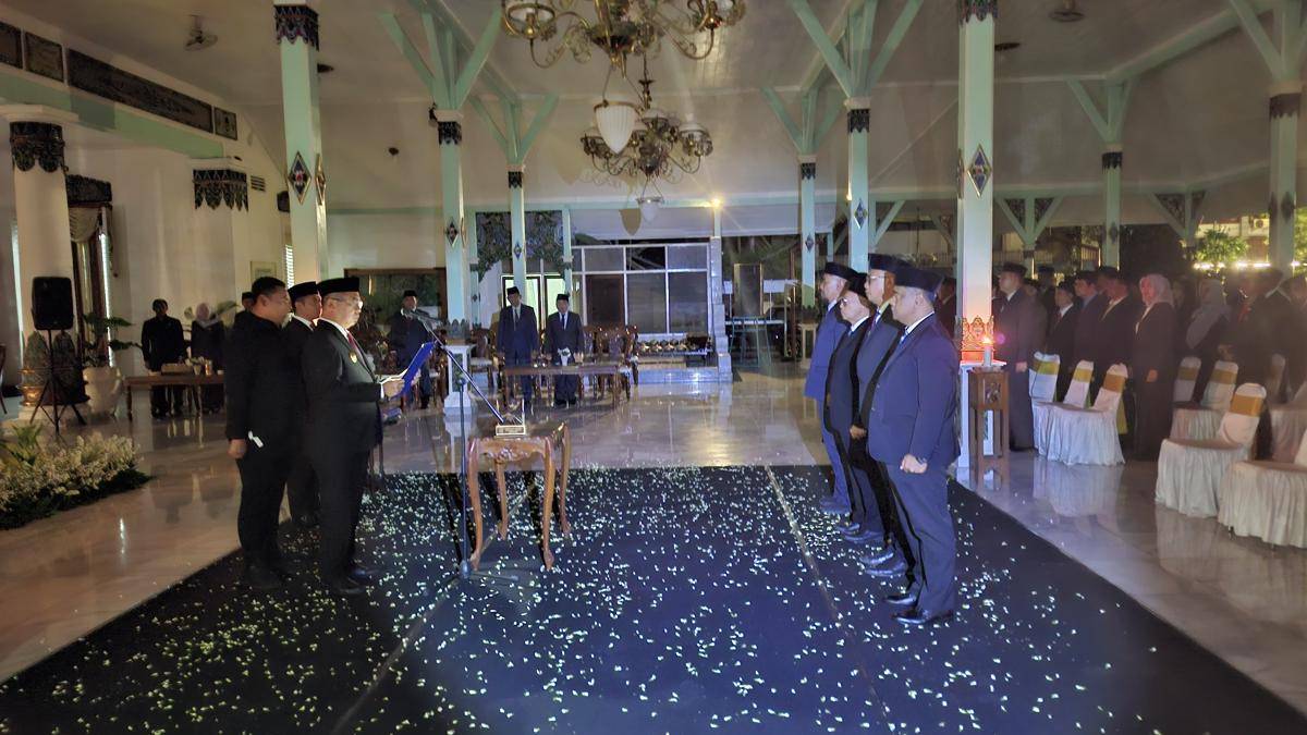 Dua lilin iringi pelantikan 4 pejabat eselon II oleh bupati Madiun. IDN Times/Istimewa.