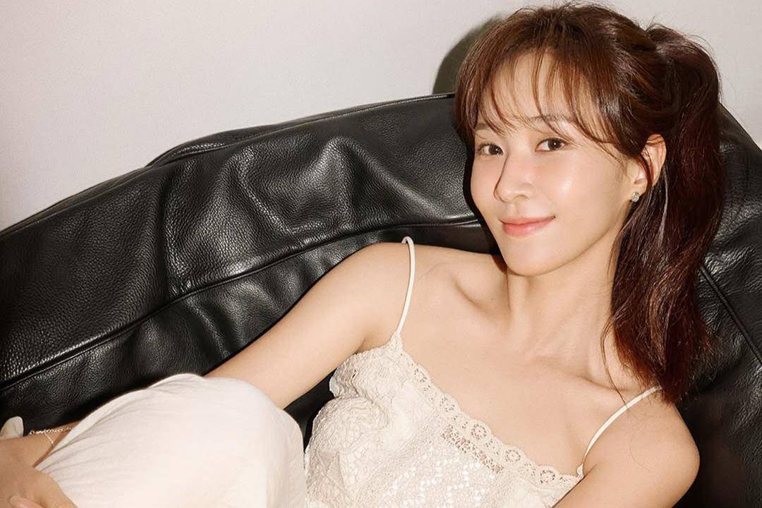 poster tur Asia Yuri SNSD (instagram.com/kwonyuri_official)