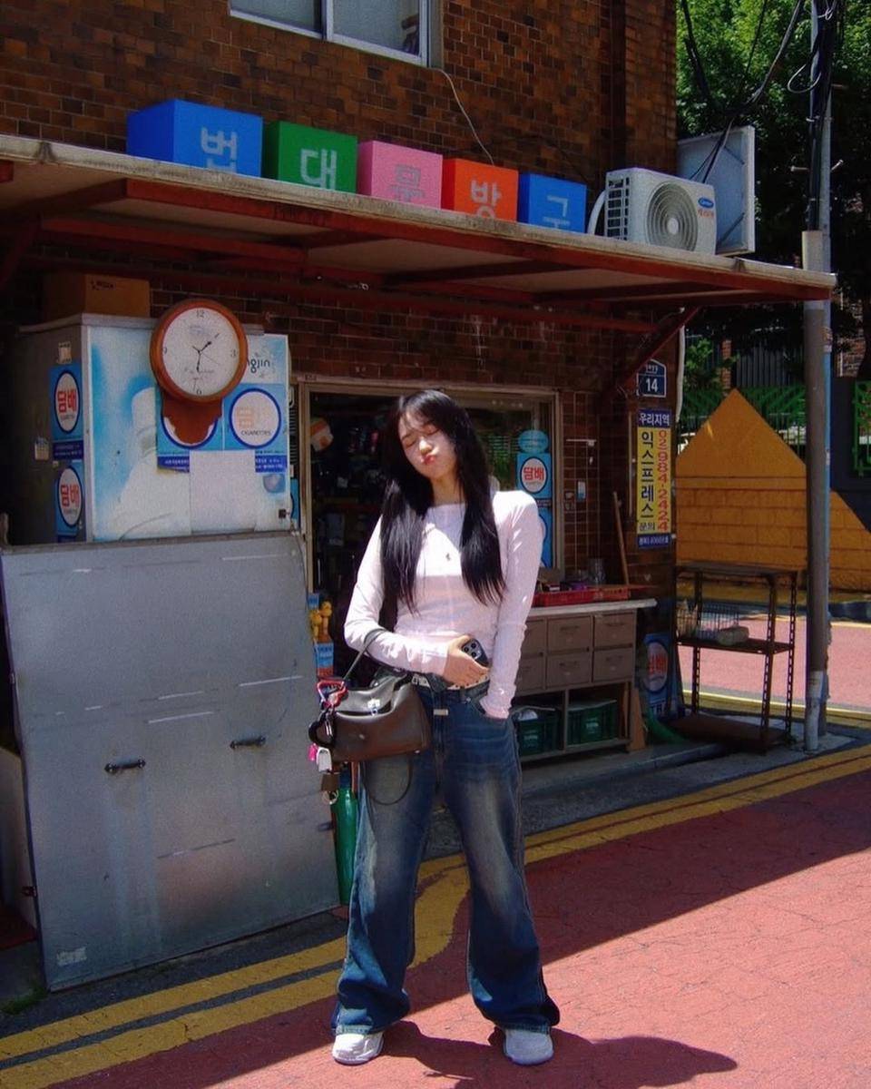 outfit streetwear ala Roh Yoon Seo (instagram.com/rohyoonseo)