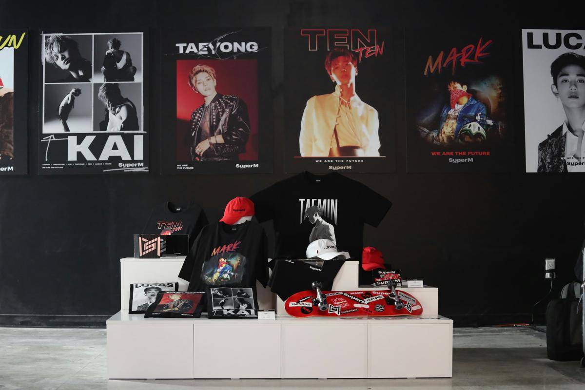 ilustrasi KPop (unsplash.com/Joel Muniz)