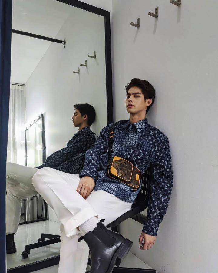 styling white pants ala Bright Vachirawit (instagram.com/bbrightvc)