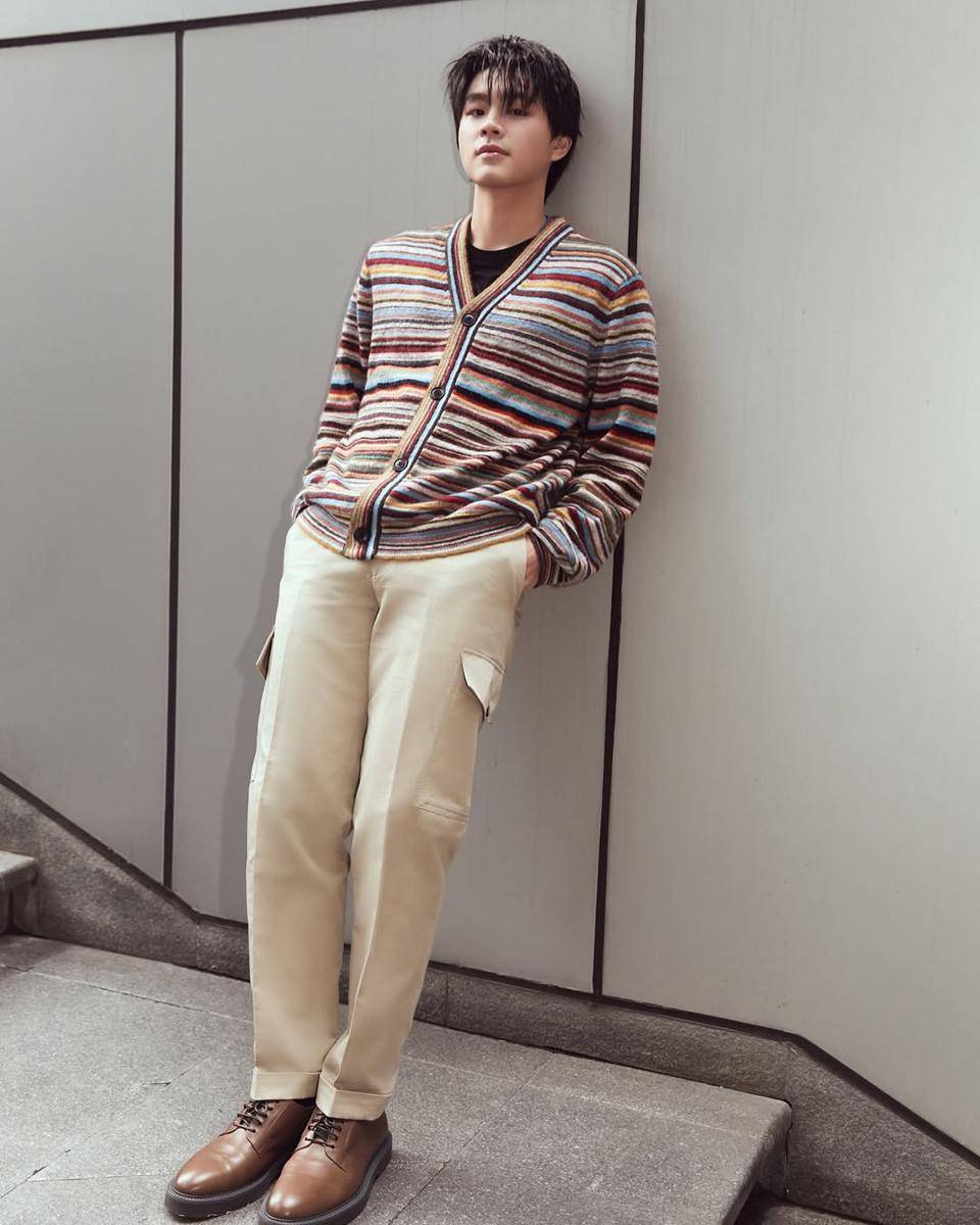 OOTD Kasual Kin Thanachai (instagram.com/kinn_ts)