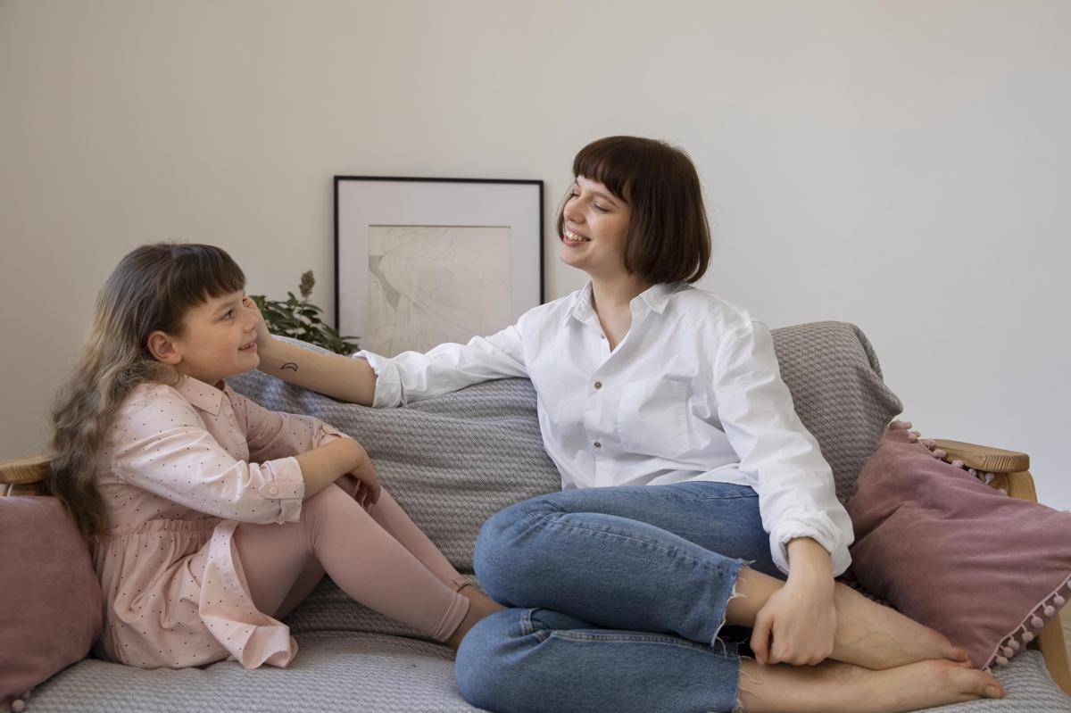 potret ibu dan anak (freepik.com/freepik)