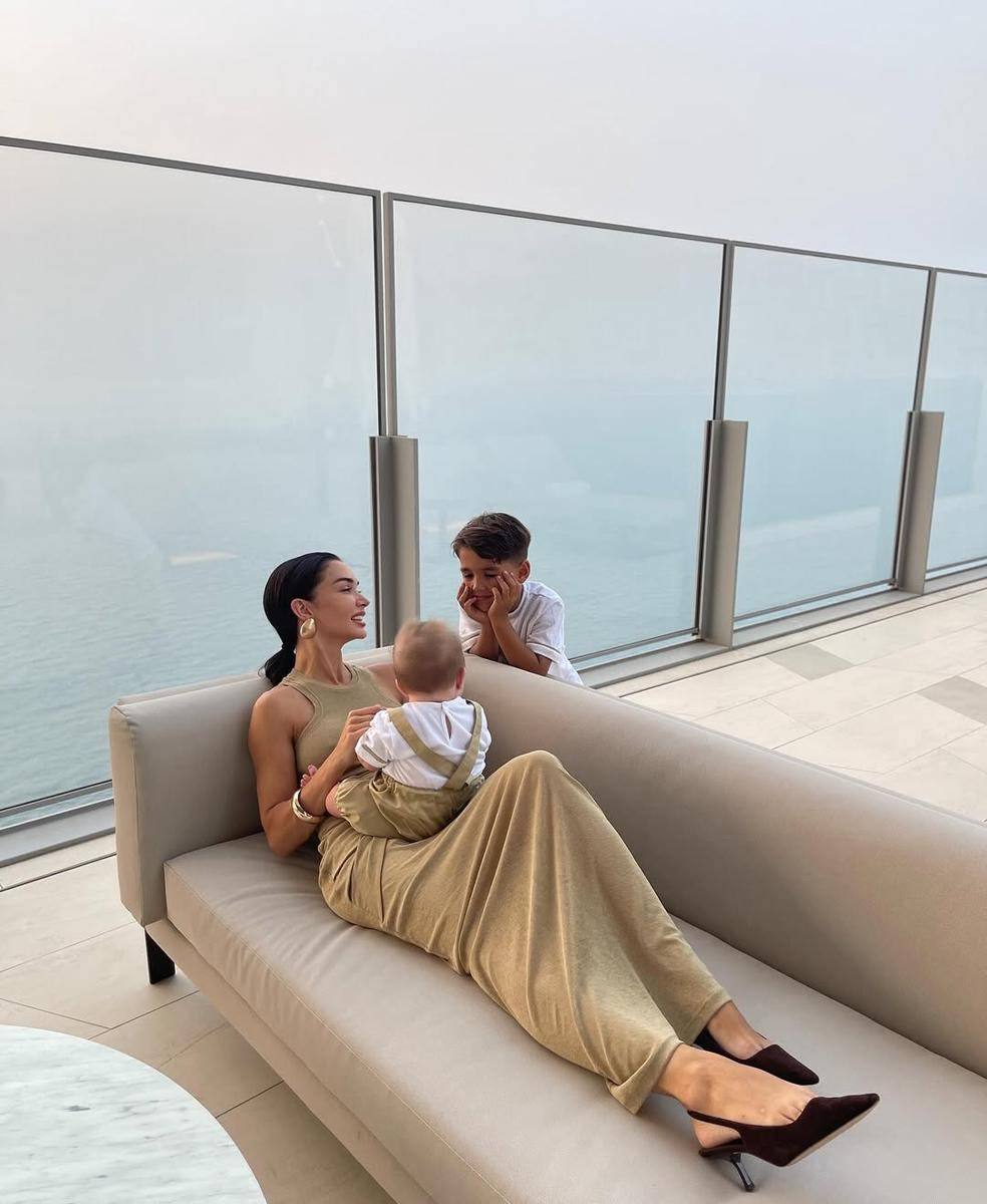 keluarga Amy Jackson