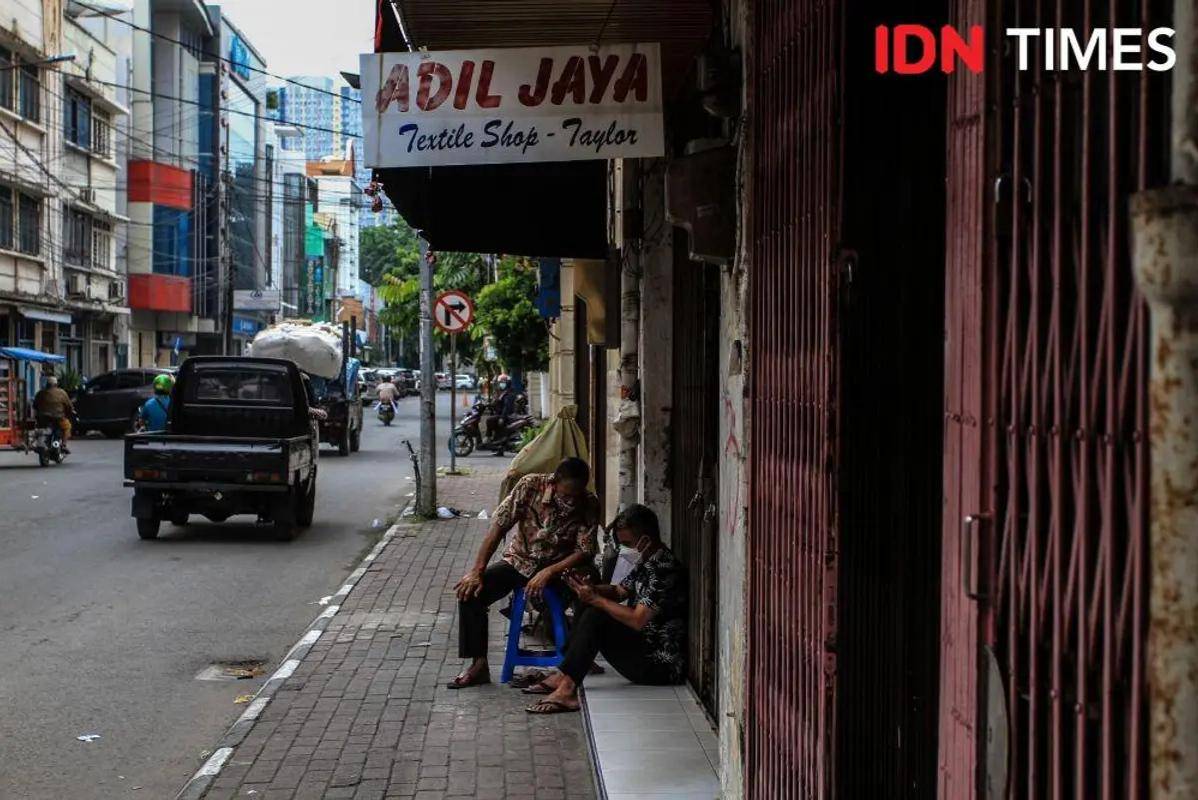 Kawasan pertokoan di Pajak Ikan Lama Medan saat masa pandemik COVID-19 (IDN Times/Prayugo Utomo)