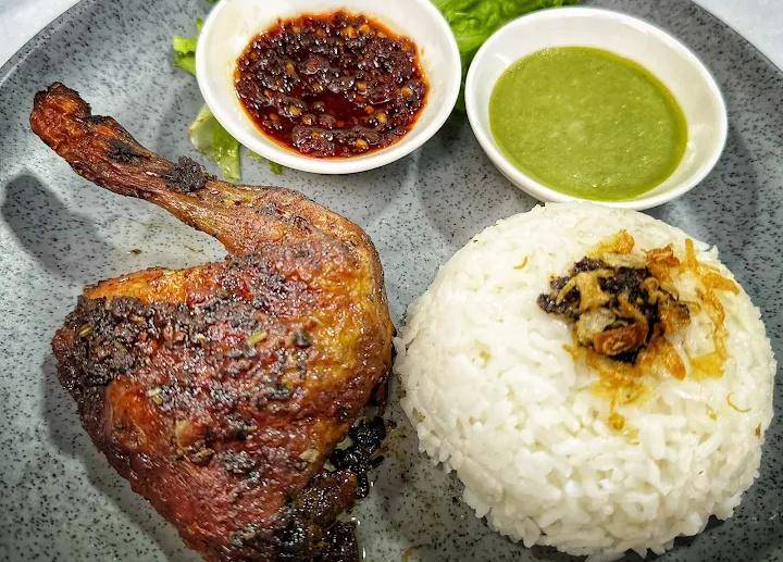 Annie Roasted Chicken, Jakarta Selatan (google.com/maps/Annie Kamanaya)