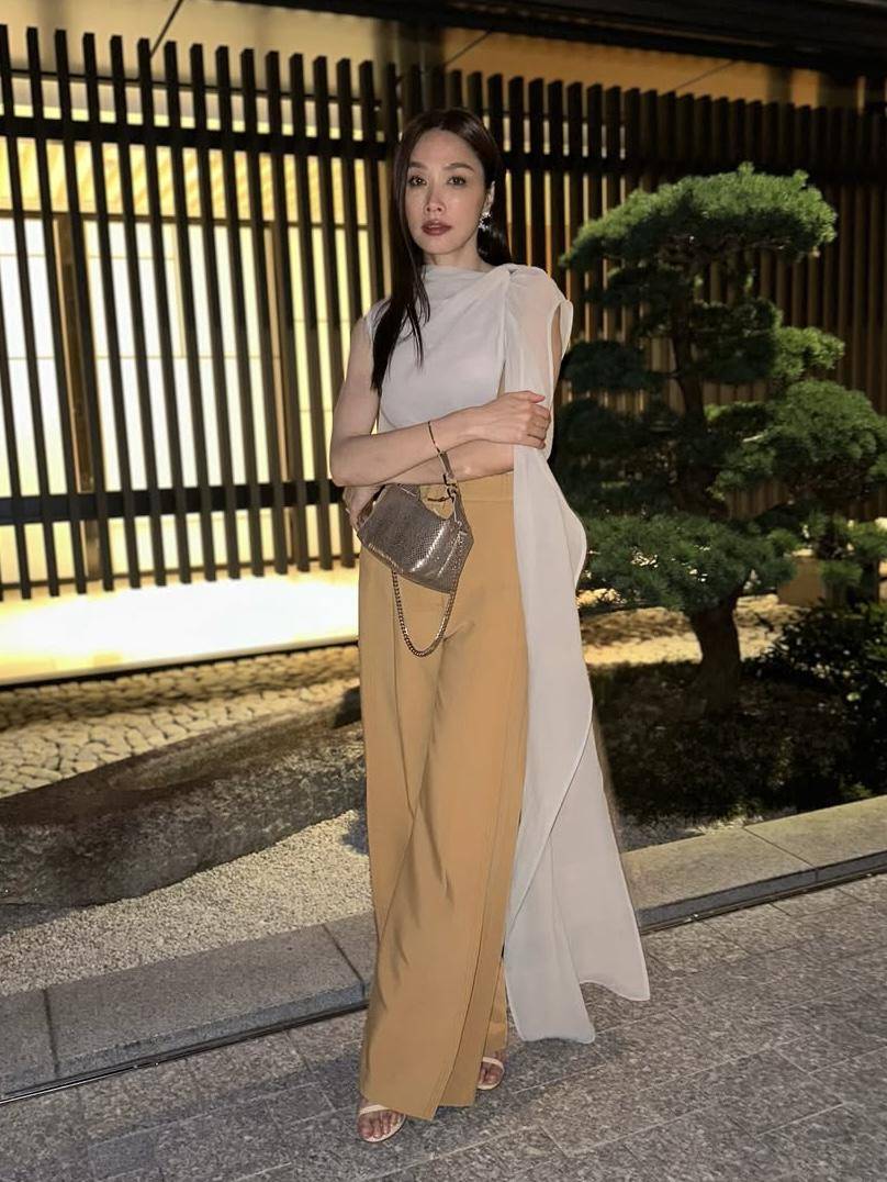potret ide OOTD kasual elegan yang stylish ala Scha Alyahya (instagram.com/schaalyahya)
