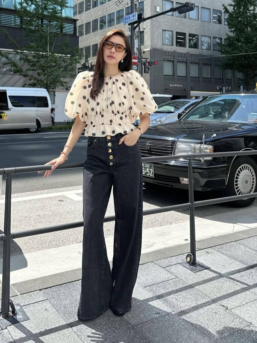 potret ide OOTD kasual elegan yang standout ala Scha Alyahya (instagram.com/schaalyahya)