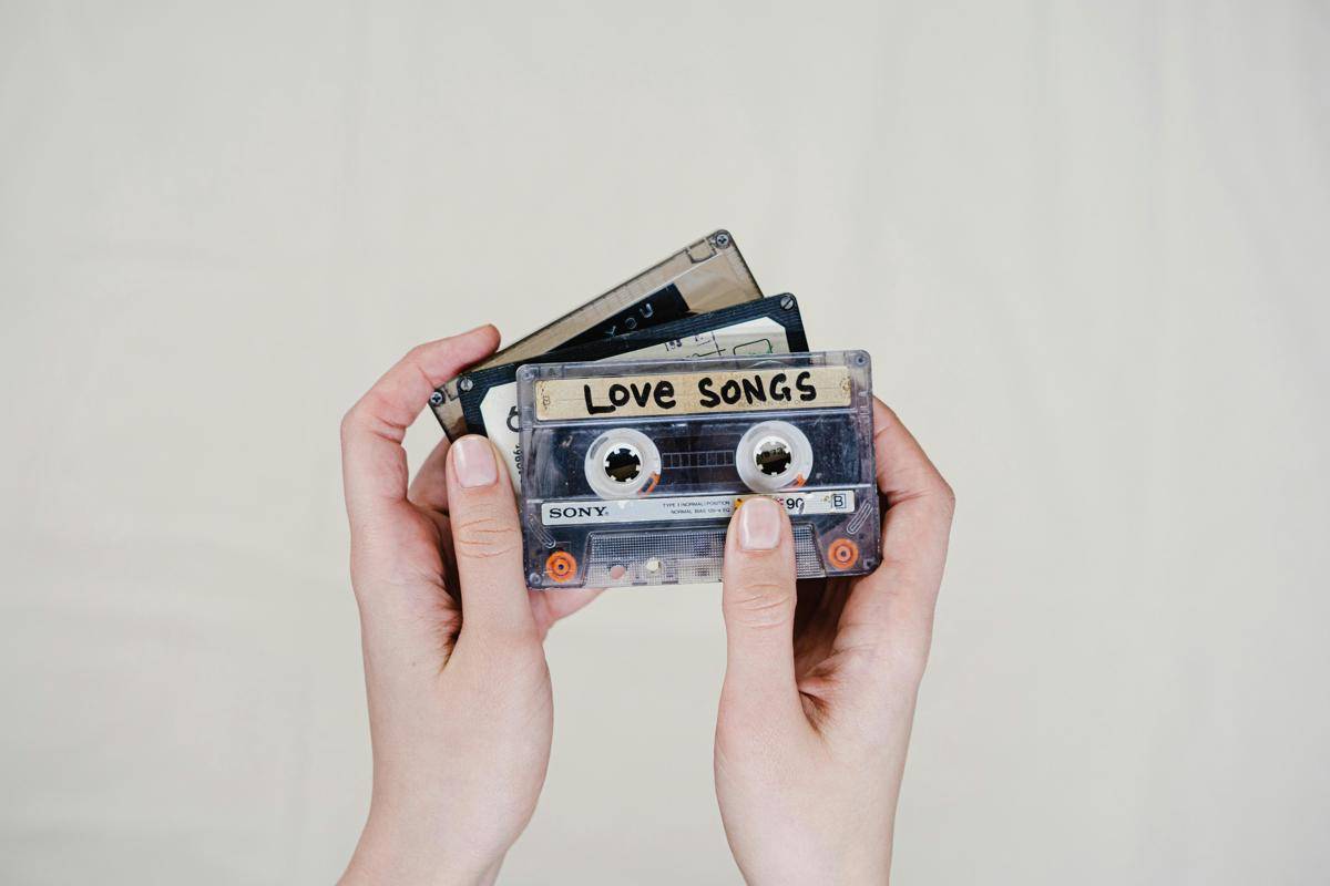 ilustrasi kaset (pexels.com/cottonbro studio)
