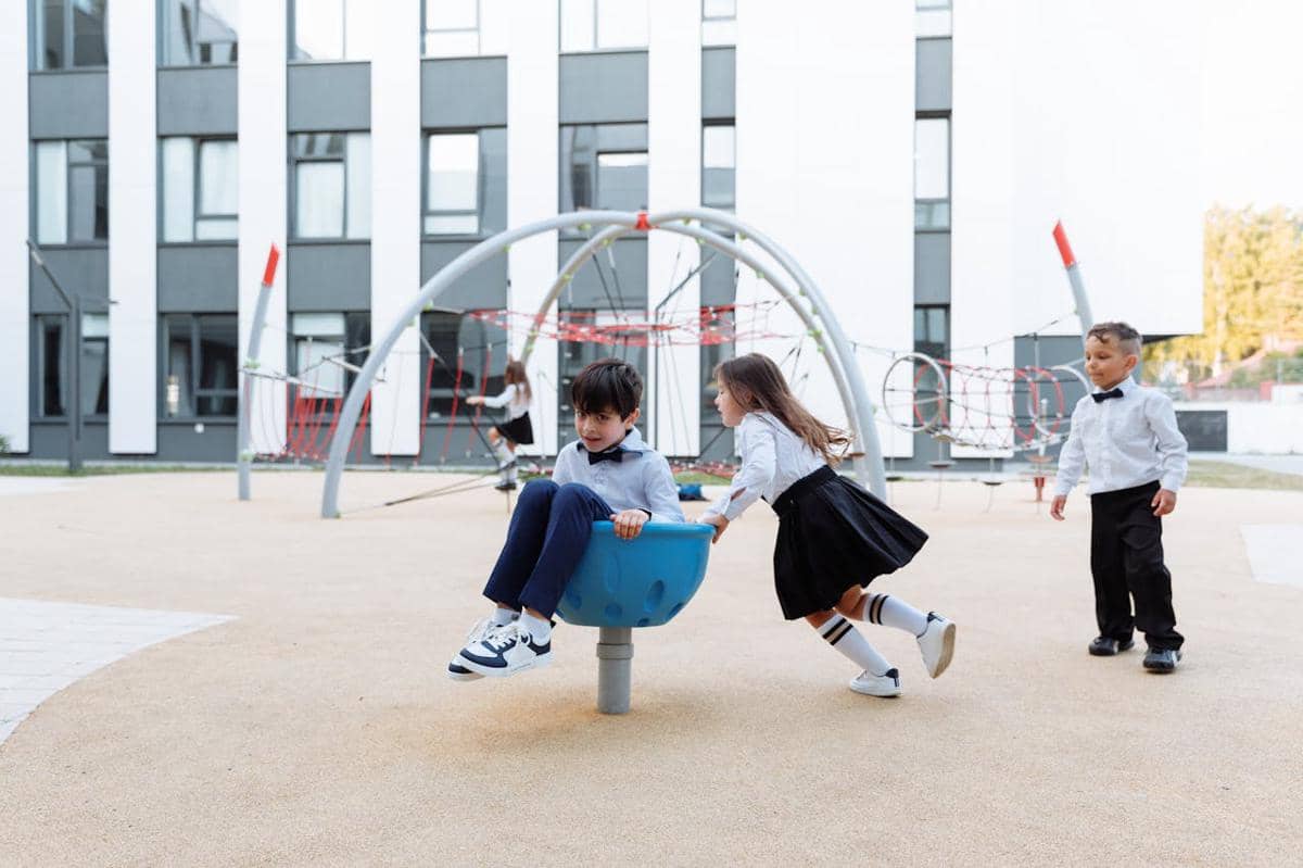 ilustrasi anak bermain (pexels.com/Thirdman)