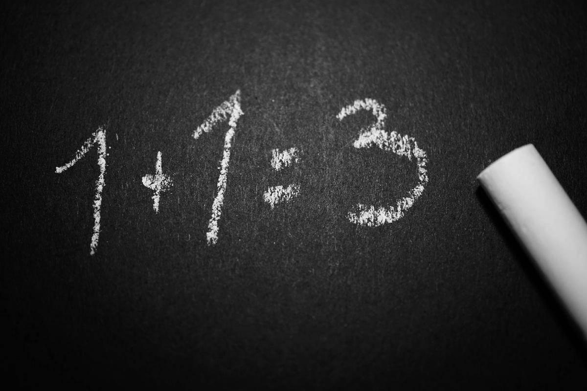 ilustrasi matematika (pexels.com/George Becker)