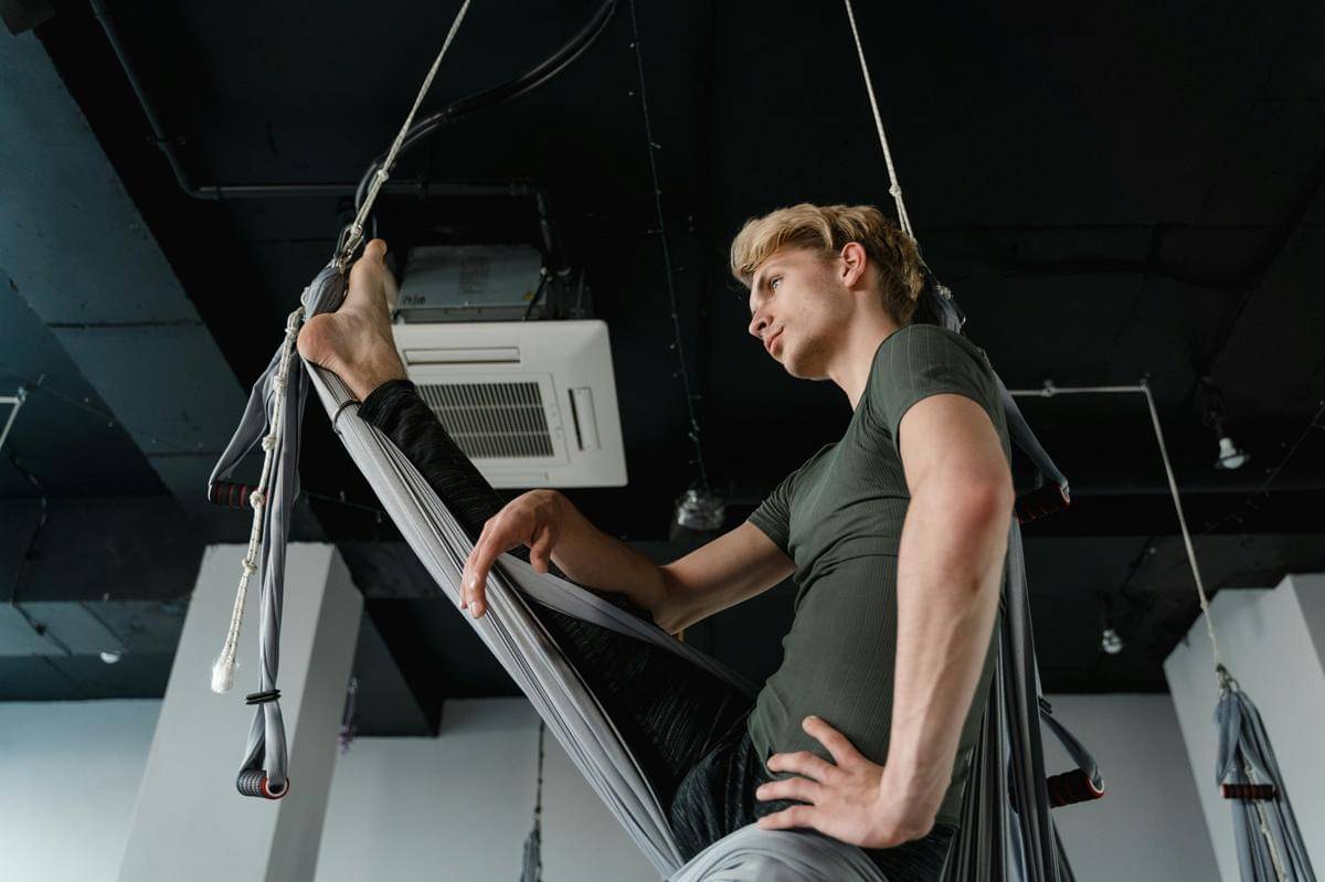 ilustrasi orang pilates (pexels.com/Tima Miroshnichenko)