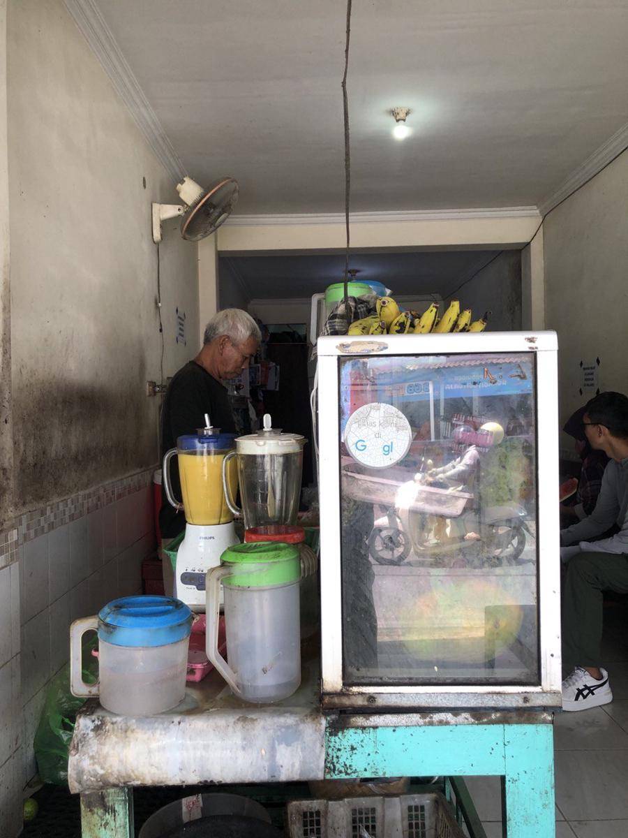Jus Pak Lebah, Jus Jumbo Legendaris Favorit Mahasiswa UGM