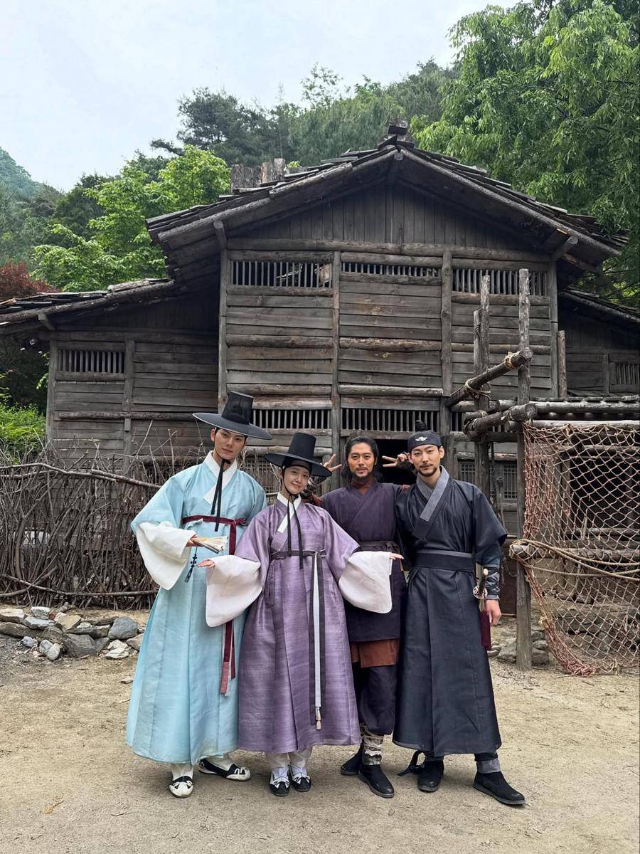 di balik layar Bon Appetit, Your Majesty (instagram.com/yoona_lim)