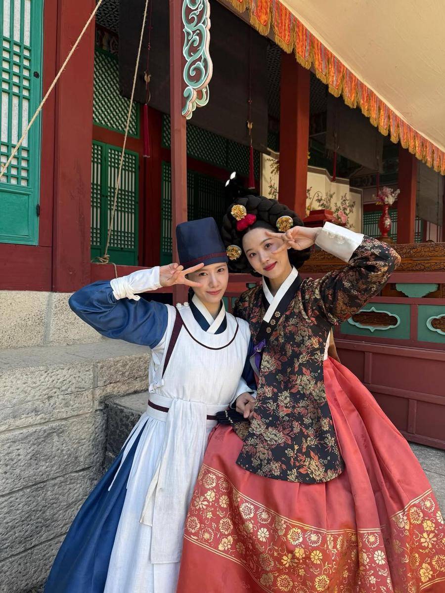 di balik layar Bon Appetit, Your Majesty (instagram.com/yoona_lim)