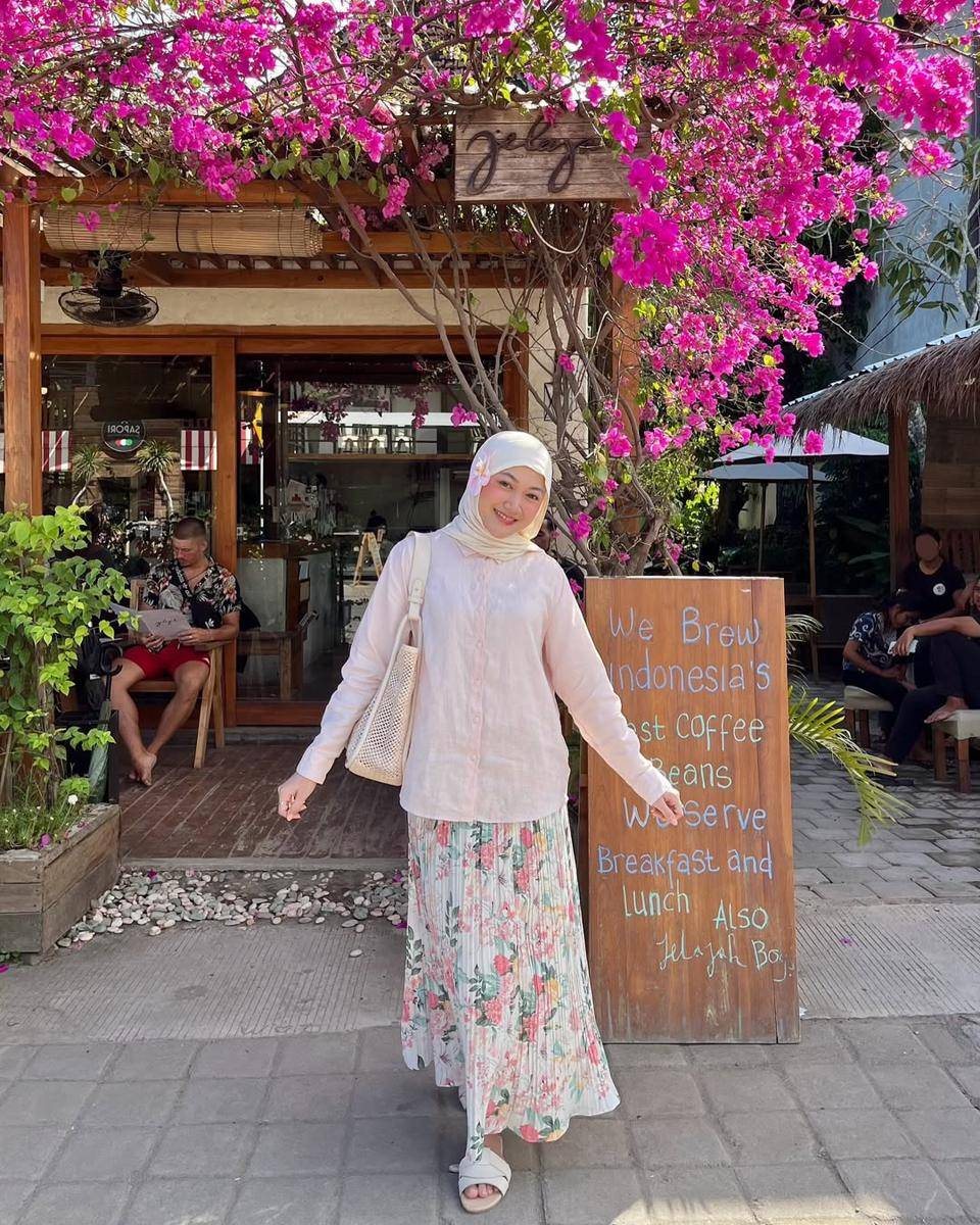 potret OOTD liburan ala Adinda Valda 