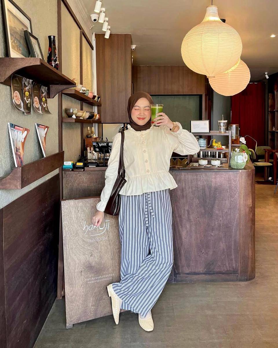 OOTD liburan ala Adinda Valda 