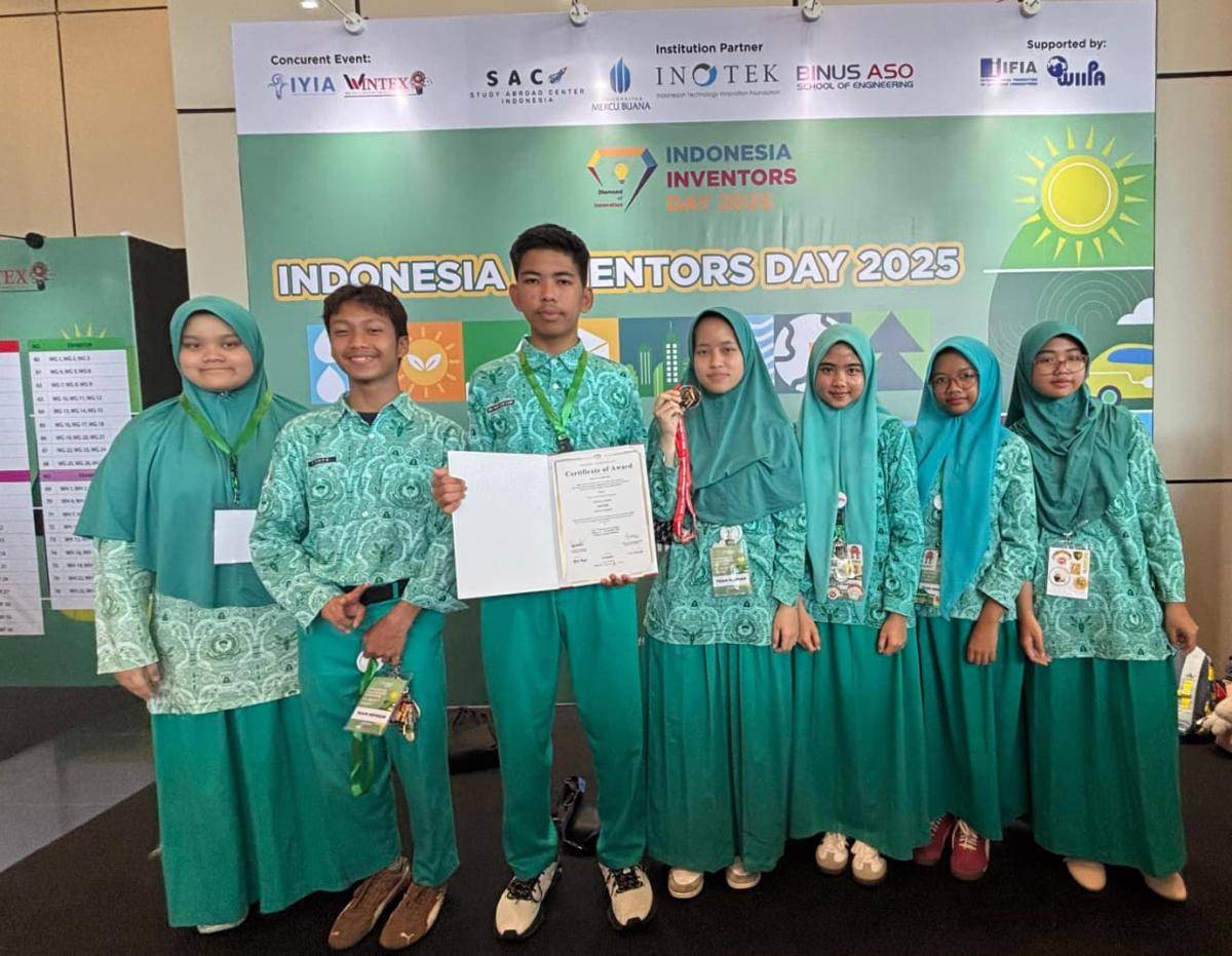 Salah satu tim SMA YPSA yang meraih medali di ajang Indonesia Investor Day 2025 (dok.YPSA) 