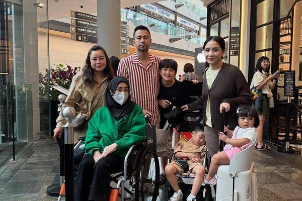 Potret kepulangan Amy Qanita sehabis dirawat di Rumah Sakit di Singapura