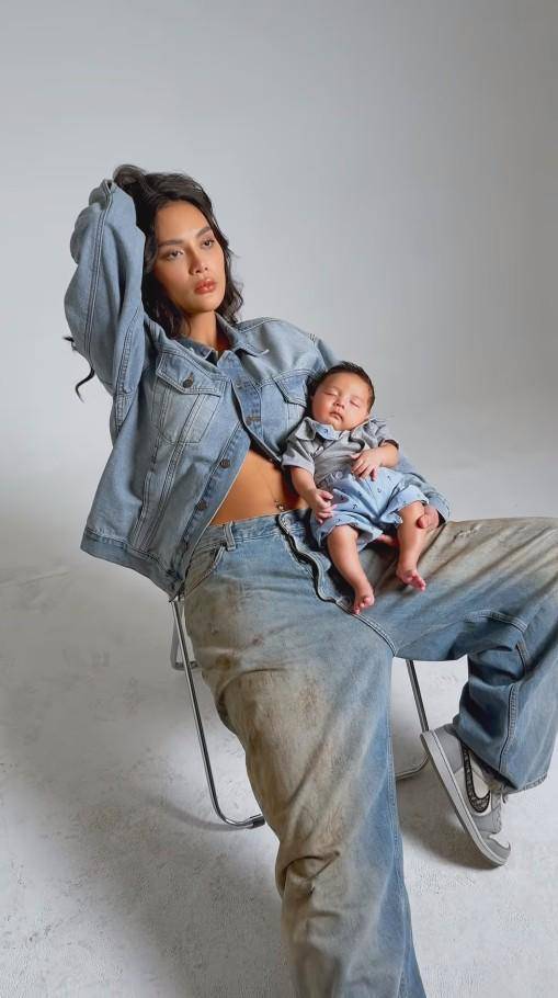 Potret Erika Carlina bareng DJ Bravy dan Baby Andrew