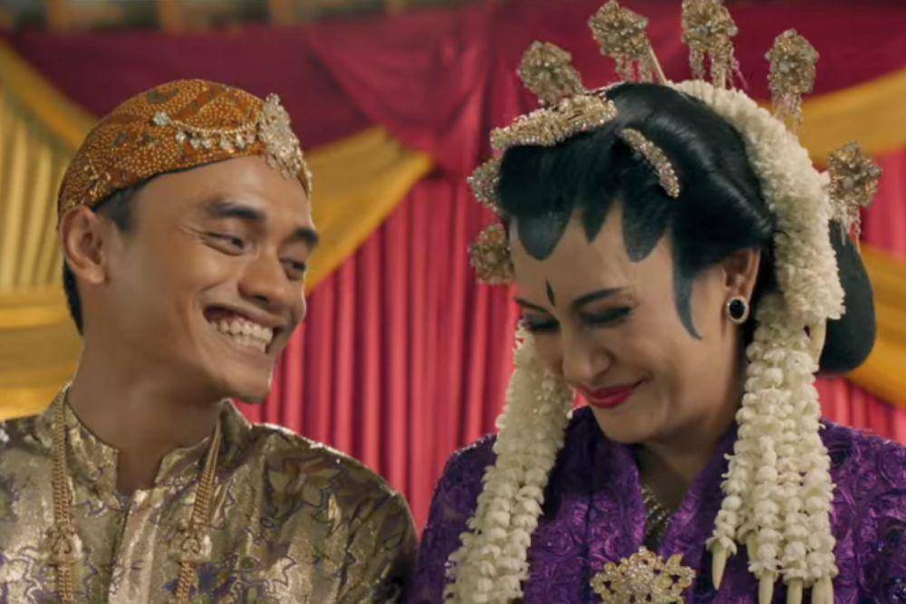 Ben Bening (sebagai Aryo) dan Raihaanun (sebagai Mirah) di film 'Perempuan Pembawa Sial'. (youtube.com/IDN Pictures)