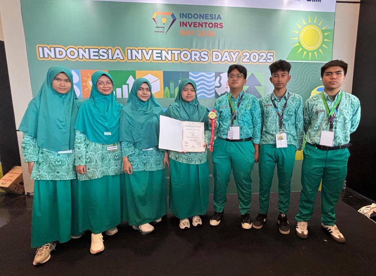 Salah satu tim SMA YPSA yang meraih medali di ajang Indonesia Investor Day 2025 (dok.YPSA) 