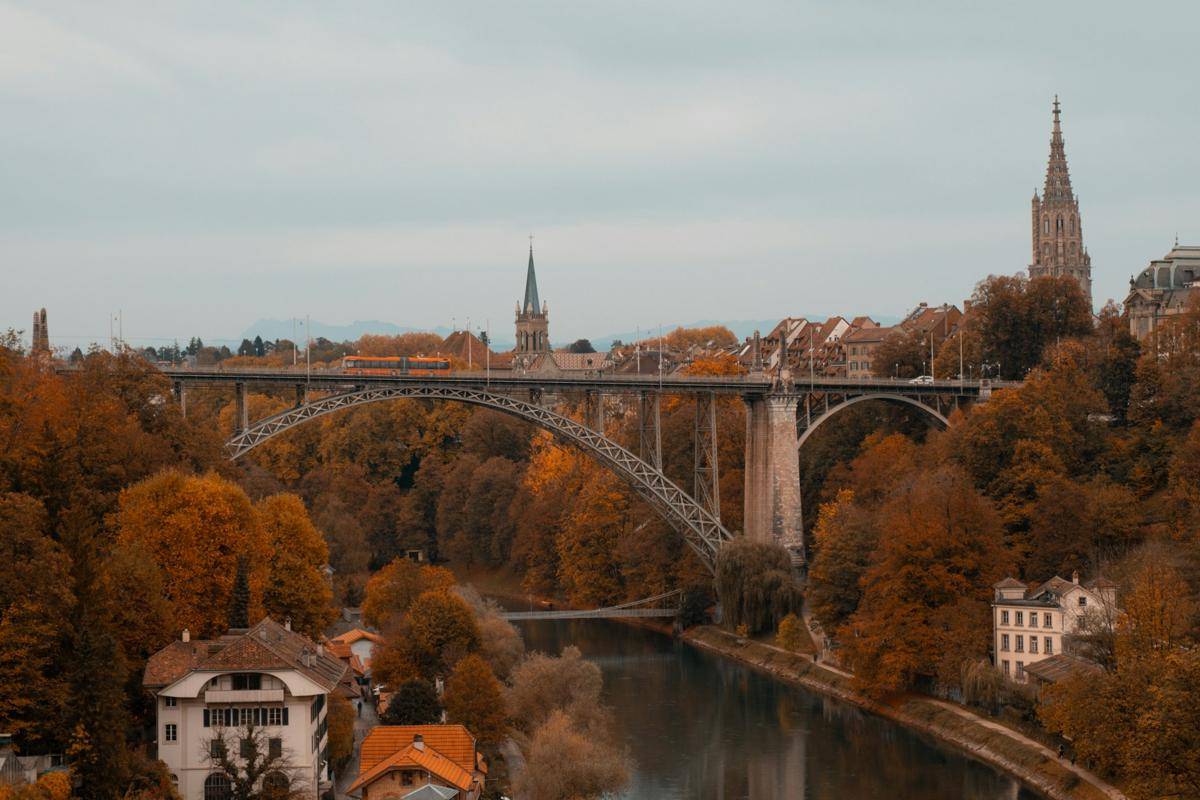Potret suasana musim gugur di Bern, Swiss 