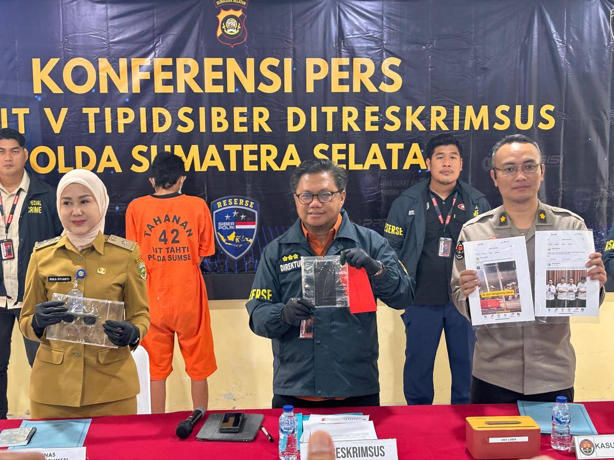 Press rilis Polda Sumsel terkait penangkapan pemuda di Palembang yang diduga melakukan ujaran kebencian kepada polisi dan pemerintah (Dok: Polda Sumsel)