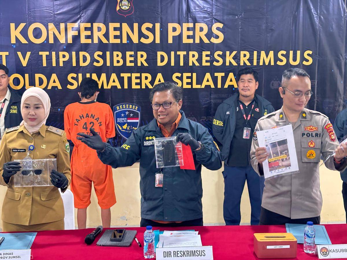 Press rilis Polda Sumsel terkait penangkapan pemuda di Palembang yang diduga melakukan ujaran kebencian kepada polisi dan pemerintah (Dok: Polda Sumsel)