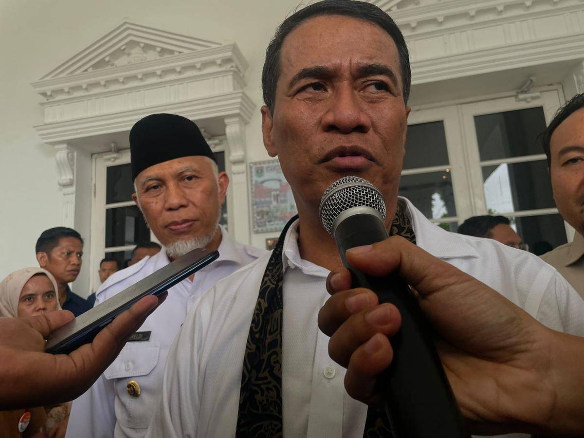Menteri Pertanian Andi Amran Sulaiman saat diwawancarai awak media di Padang (Foto: IDN Times/Halbert Caniago)