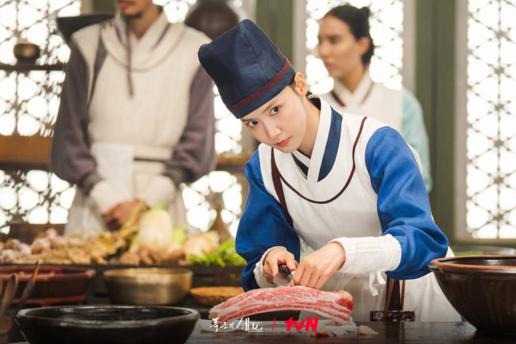 cuplikan KDrama Bon Appétit, Your Majesty (dok.tvN/Bon Appétit, Your Majesty)