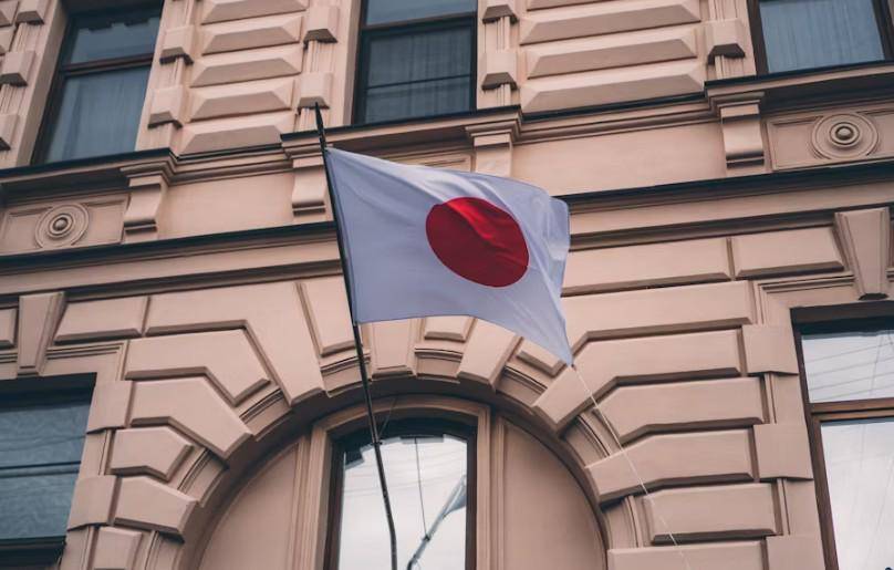 Bendera Jepang (unsplash.com/Alexander Grigoryev)