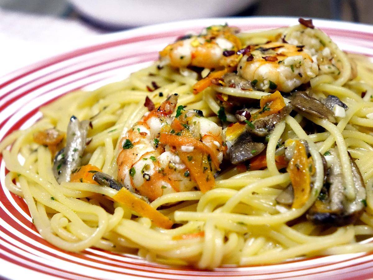 ilustrasi spaghetti aglio e olio (pixabay.com/cegoh)
