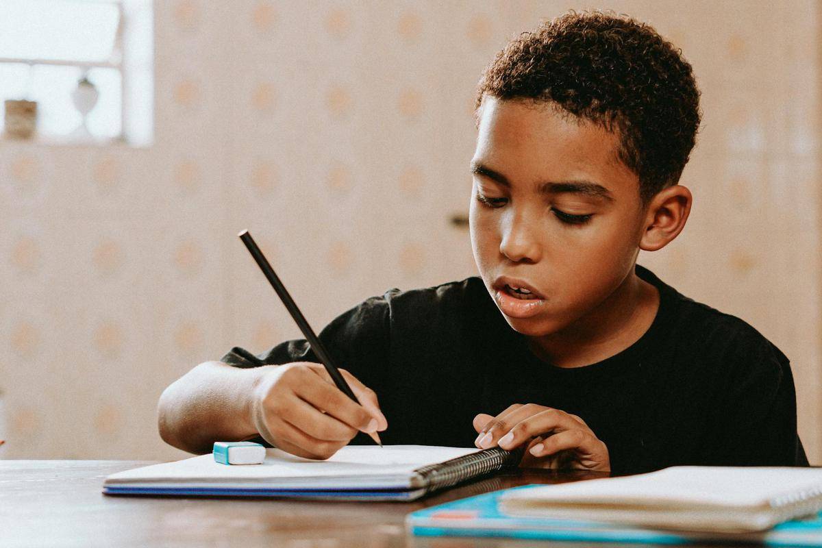 ilustrasi anak sekolah (pexels.com/SAULO LEITE)