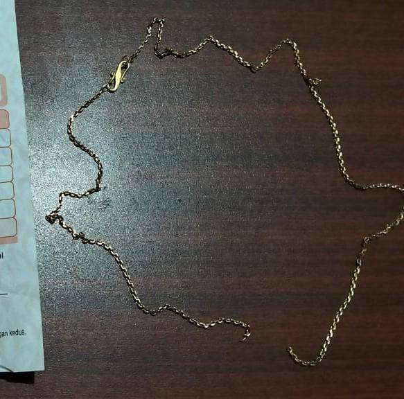 Barang bukti penjambretan nenek di Kecamatan Wonosari, Kabupaten Malang. (Dok. HUMAS Polres Malang)