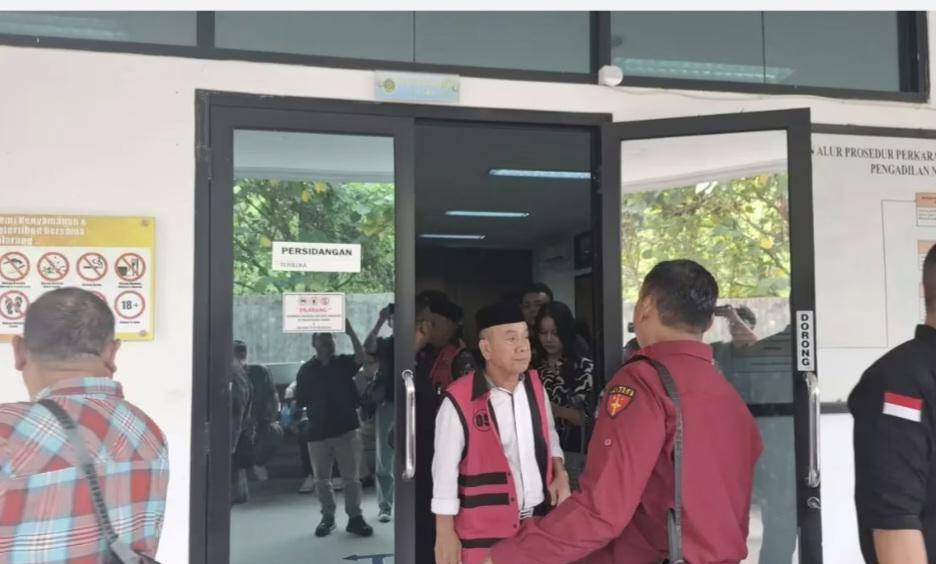 Eks Kades di Tangerang Sueb Cs usai jalani sidang di PN Serang