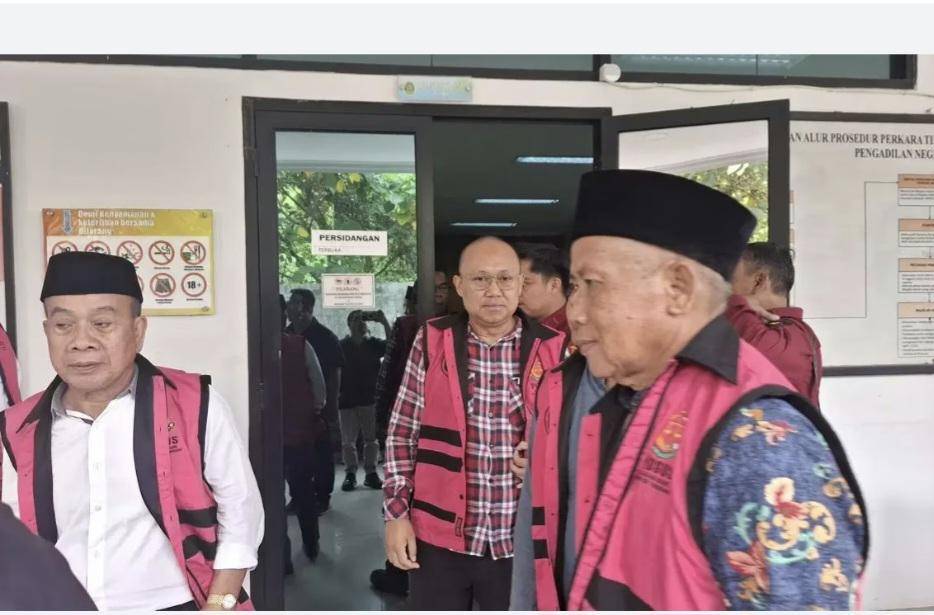 Eks Kades di Tangerang Sueb Cs usai jalani sidang di PN Serang
