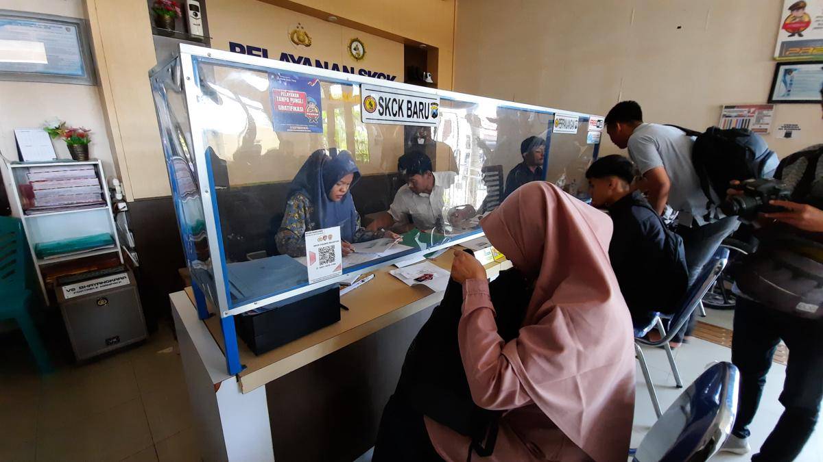 Pemohon SKCK di Sat Intelkam Polres Magetan membludak. IDN Times/Riyanto.