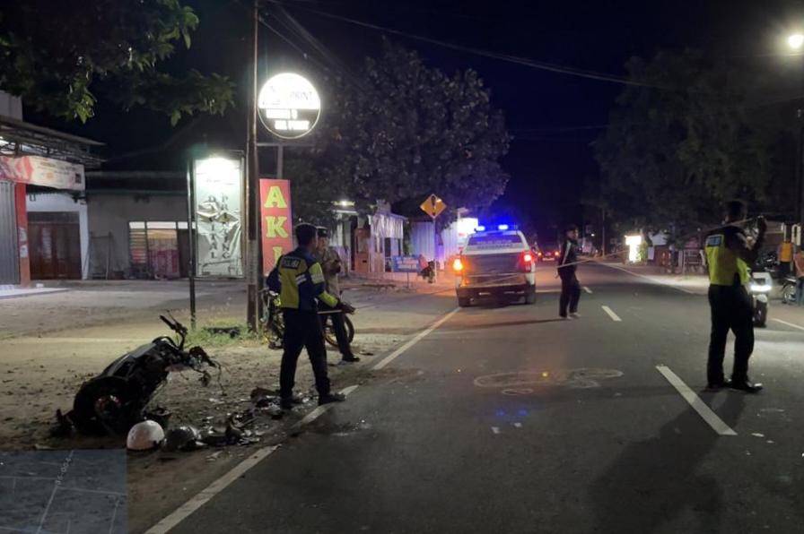 Dua pemotor terlibat adu banteng di ruas jalan Ponorogo–Pacitan, tepatnya di KM 12-13 Desa Balong, Kecamatan Balong, Kabupaten Ponorogo. IDN Times/Istimewa.