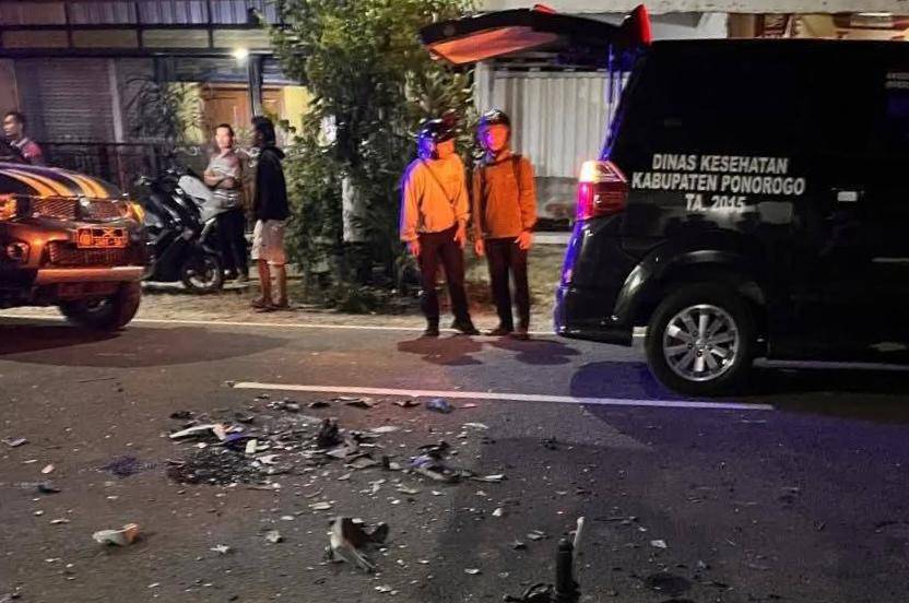 Dua pemotor terlibat adu banteng di ruas jalan Ponorogo–Pacitan, tepatnya di KM 12-13 Desa Balong, Kecamatan Balong, Kabupaten Ponorogo. IDN Times/Istimewa.