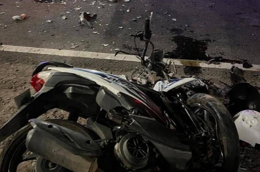Dua pemotor terlibat adu banteng di ruas jalan Ponorogo–Pacitan, tepatnya di KM 12-13 Desa Balong, Kecamatan Balong, Kabupaten Ponorogo. IDN Times/Istimewa.