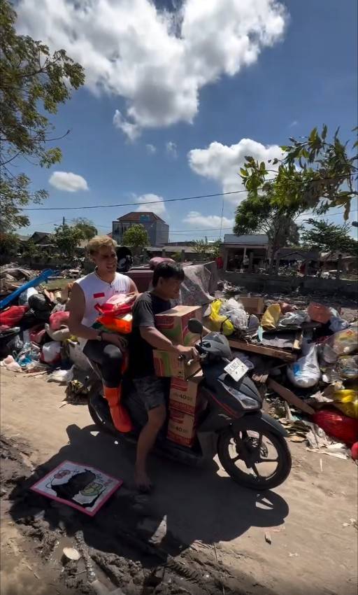 Aisar Khaled bantu korban banjir Bali (instagram.com/aisar_khaledd)