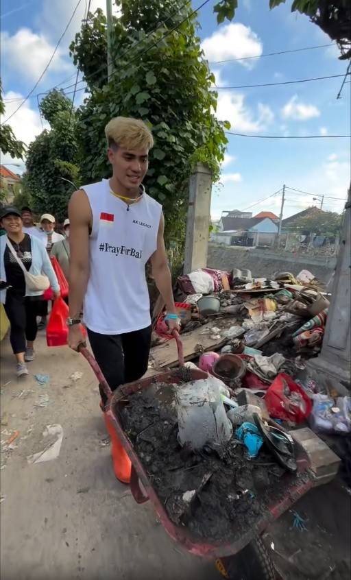 Aisar Khaled bantu korban banjir Bali (instagram.com/aisar_khaledd)