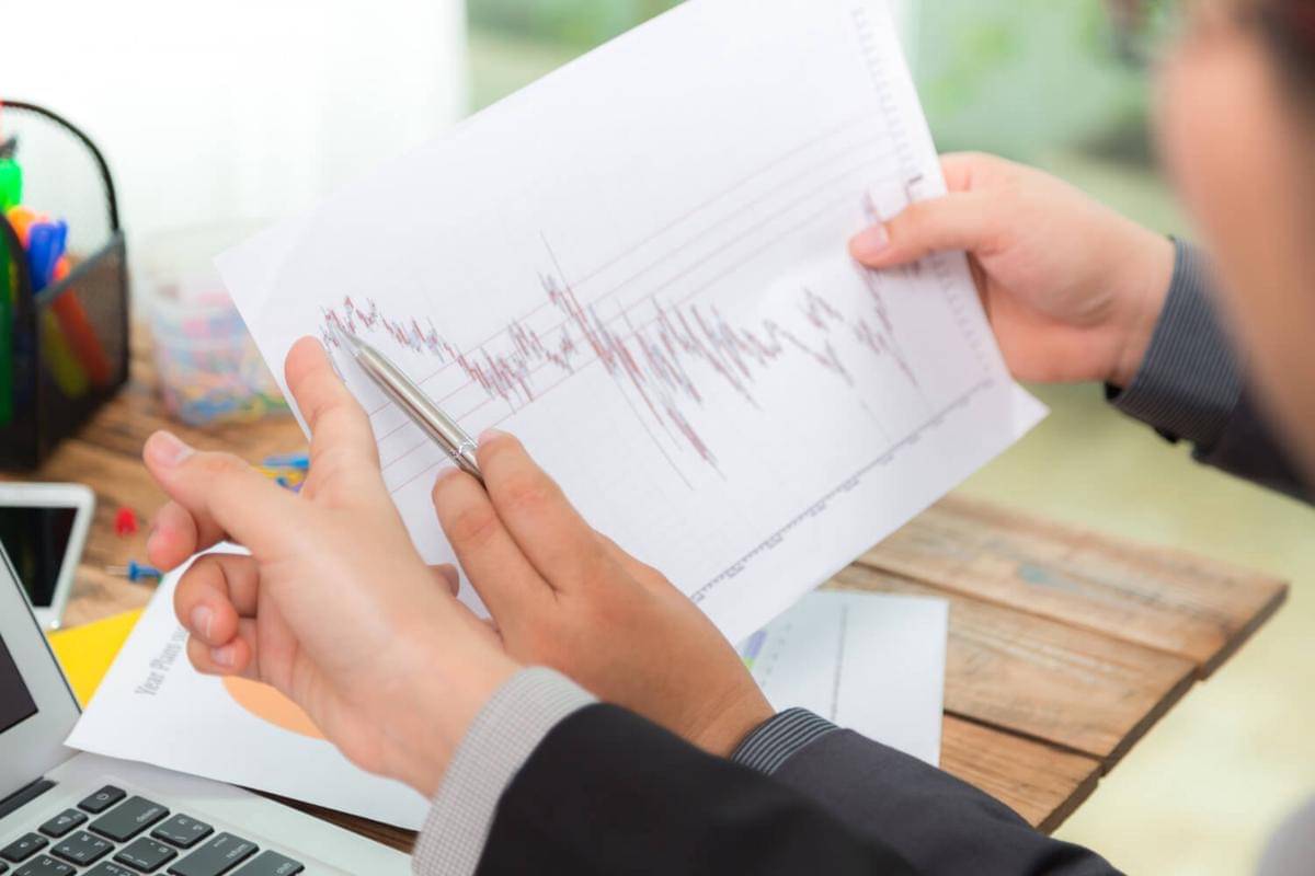 ilustrasi investasi (freepik.com/jannoon028)