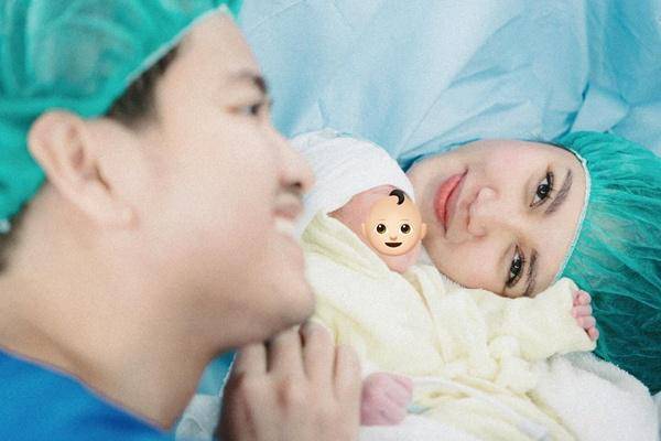 Shasa Zhania Melahirkan Anak Pertama (Instagram.com/shazhaniaa)