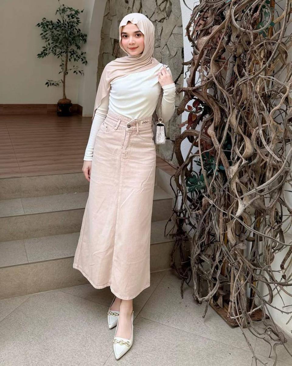 potret ide OOTD kasual feminin ala Yowanda Firdausi 