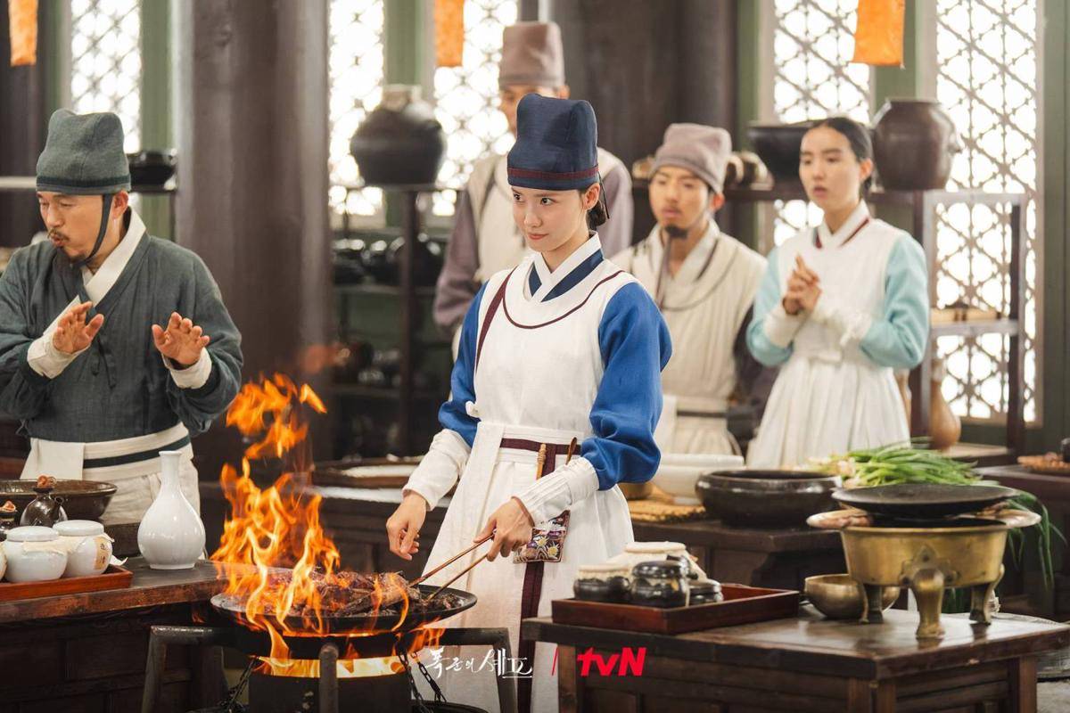 Cuplikan drama Korea Bon Appetit, Your Majesty