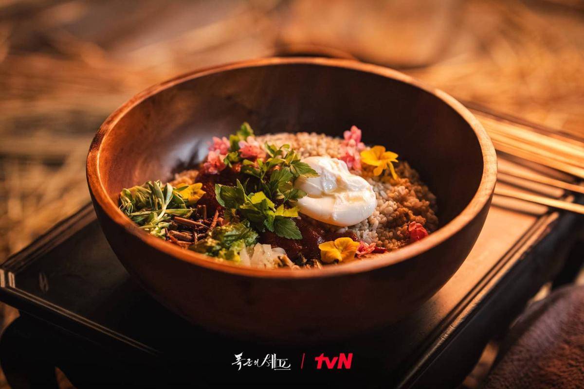 cuplikan drama Korea Bon Appetit, Your Majesty